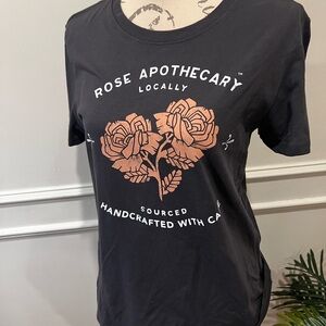 EUC Schitt’s Creek T shirt